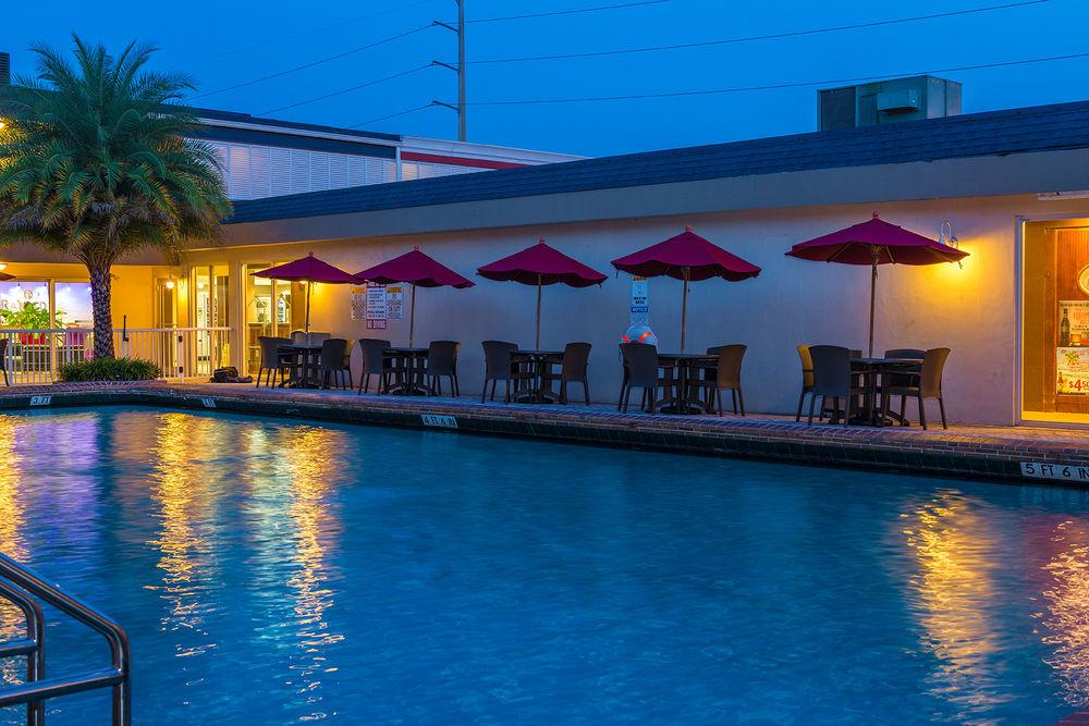 Отель Ramada By Wyndham Miami Springs/Miami International Airport Экстерьер фото