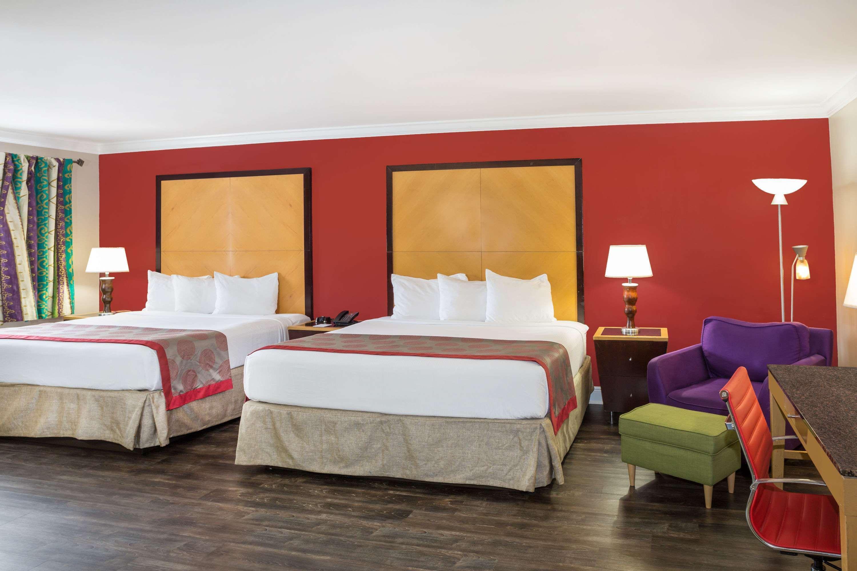 Отель Ramada By Wyndham Miami Springs/Miami International Airport Экстерьер фото