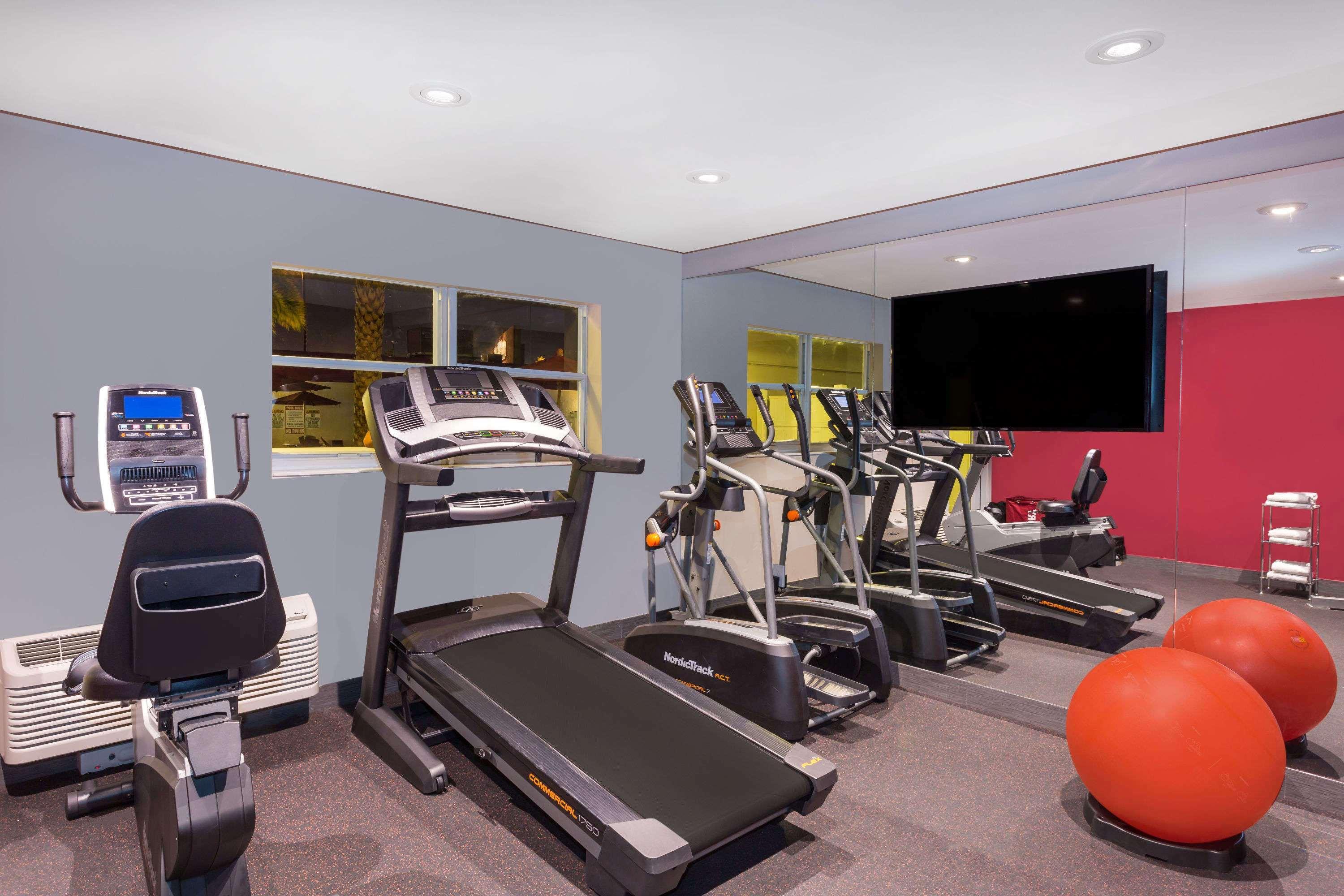 Отель Ramada By Wyndham Miami Springs/Miami International Airport Экстерьер фото