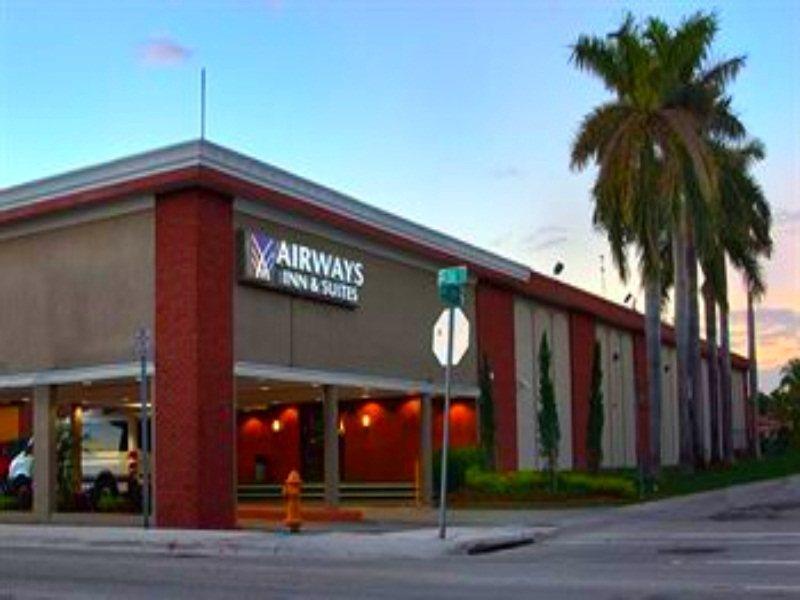 Отель Ramada By Wyndham Miami Springs/Miami International Airport Экстерьер фото