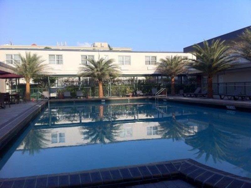Отель Ramada By Wyndham Miami Springs/Miami International Airport Экстерьер фото