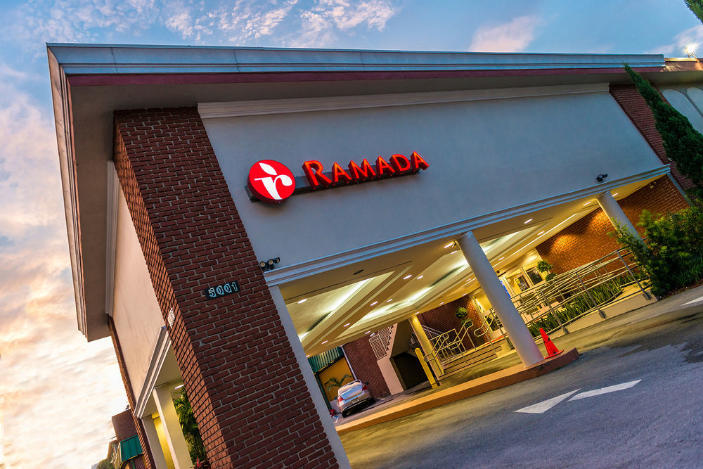 Отель Ramada By Wyndham Miami Springs/Miami International Airport Экстерьер фото