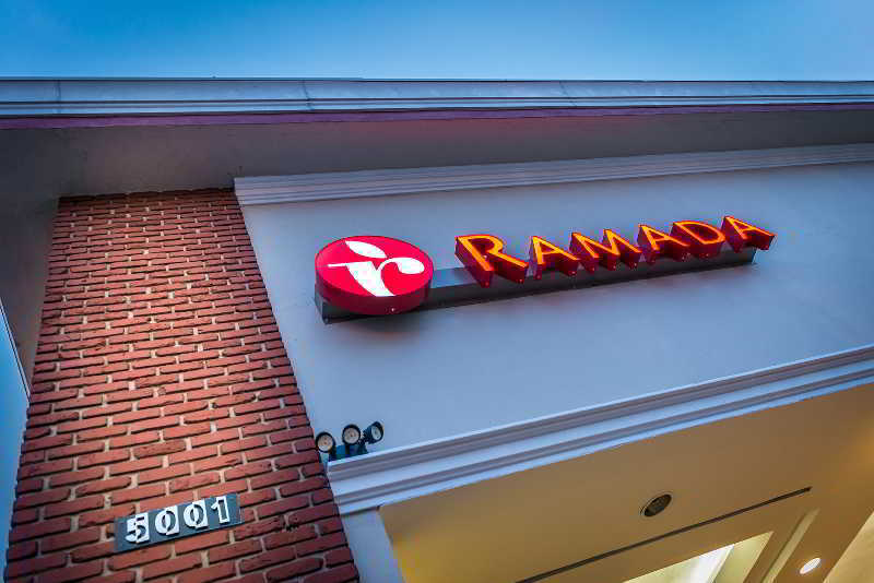 Отель Ramada By Wyndham Miami Springs/Miami International Airport Экстерьер фото