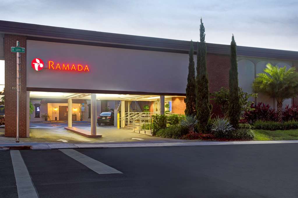 Отель Ramada By Wyndham Miami Springs/Miami International Airport Экстерьер фото