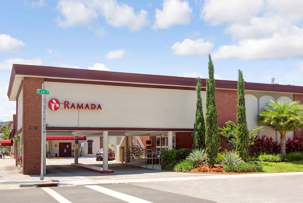 Отель Ramada By Wyndham Miami Springs/Miami International Airport Экстерьер фото